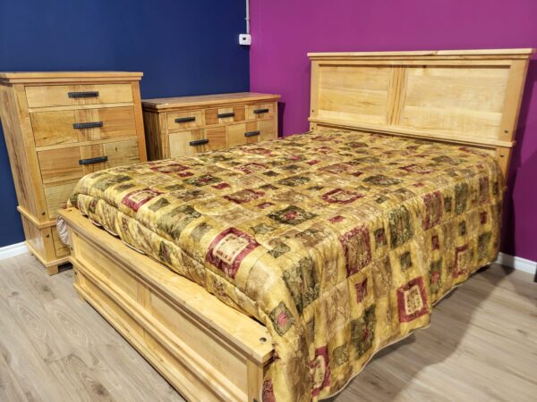 3 Piece Maple Bedroom Set (Queen)